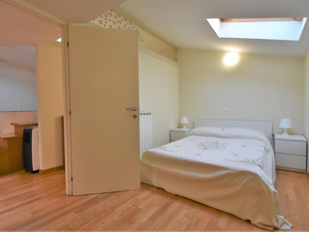 Apartment Duomo Mansarda By Interhome Iseo Eksteriør billede