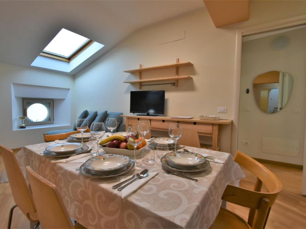 Apartment Duomo Mansarda By Interhome Iseo Eksteriør billede